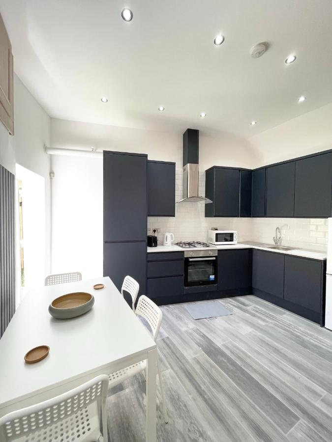 Lovely 4 Bed Apartment Perfect For Families! Лондон Экстерьер фото