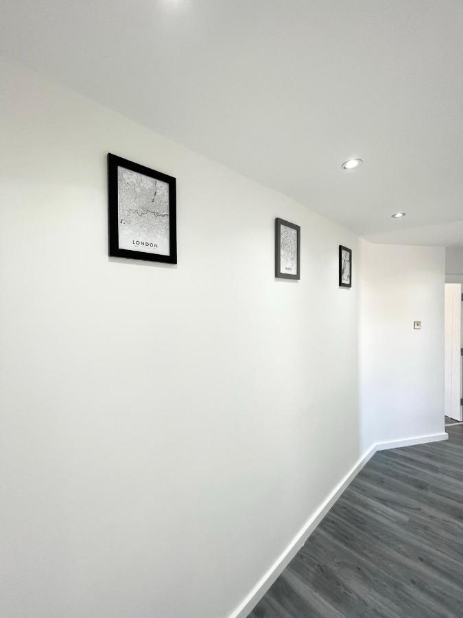 Lovely 4 Bed Apartment Perfect For Families! Лондон Экстерьер фото