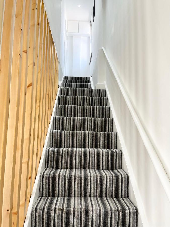Lovely 4 Bed Apartment Perfect For Families! Лондон Экстерьер фото
